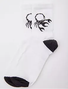 Жіночі білі шкарпетки з принтом Скорпіон - Фото 1