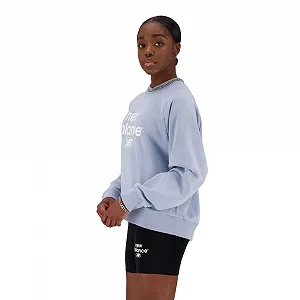 Жіноча флісова толстовка New Balance Nb Essentials Graphic Crew synthetic.ua - Фото 1