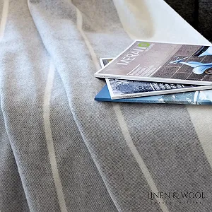 Плед для дивана/кровати ANNA, 100% тонкая шерсть мериноса - 140 x 200см, молочно-белый/темно-серый synthetic.ua - Фото 1