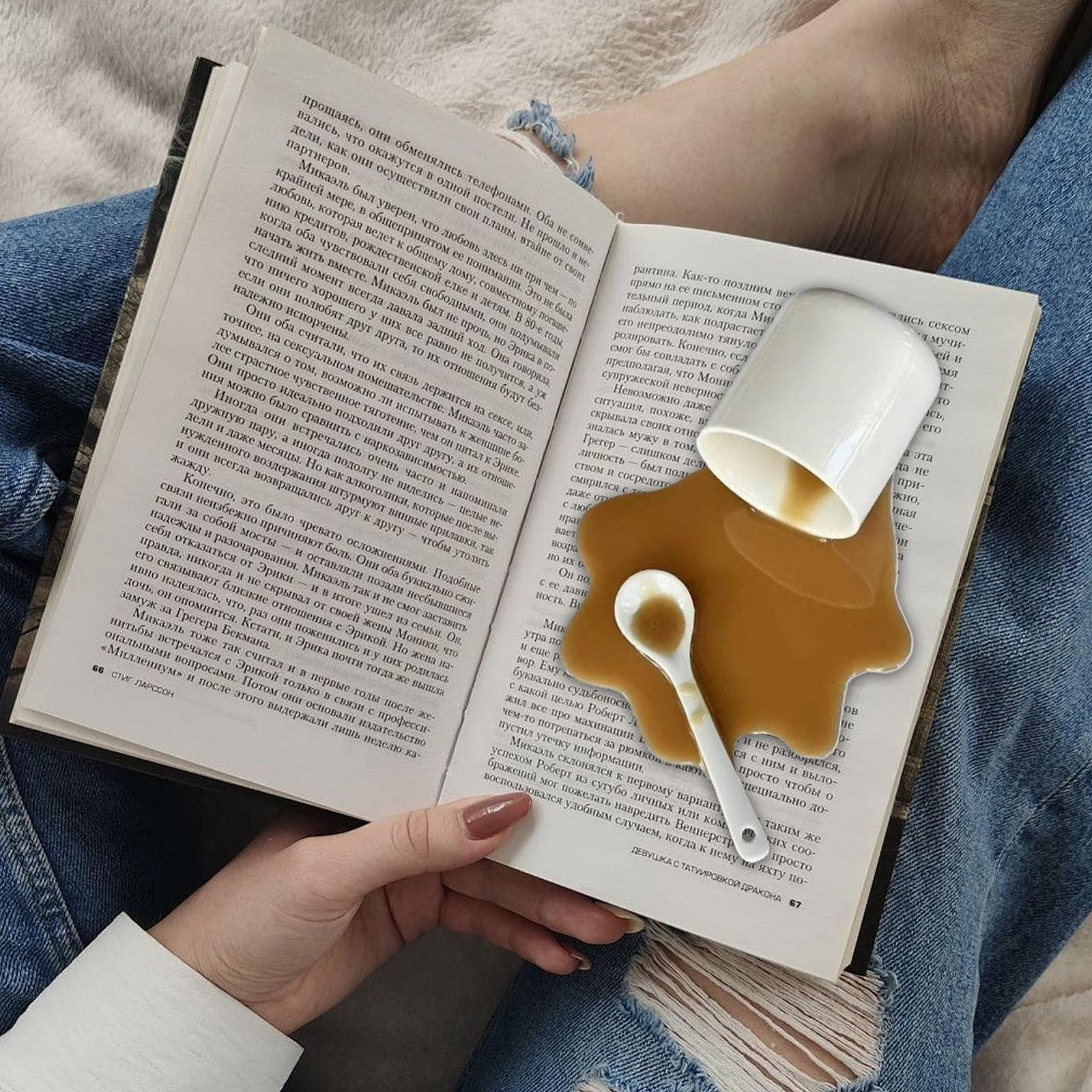 Подставка для мобильного телефона Spilled Coffee Design Настольная док-станция для смартфонов ABS Держатель для офисного стола, кухни, автомобиля, видеозаписи, потоковой передачи, чтения, дисплея планшета, Funny G, фото №4