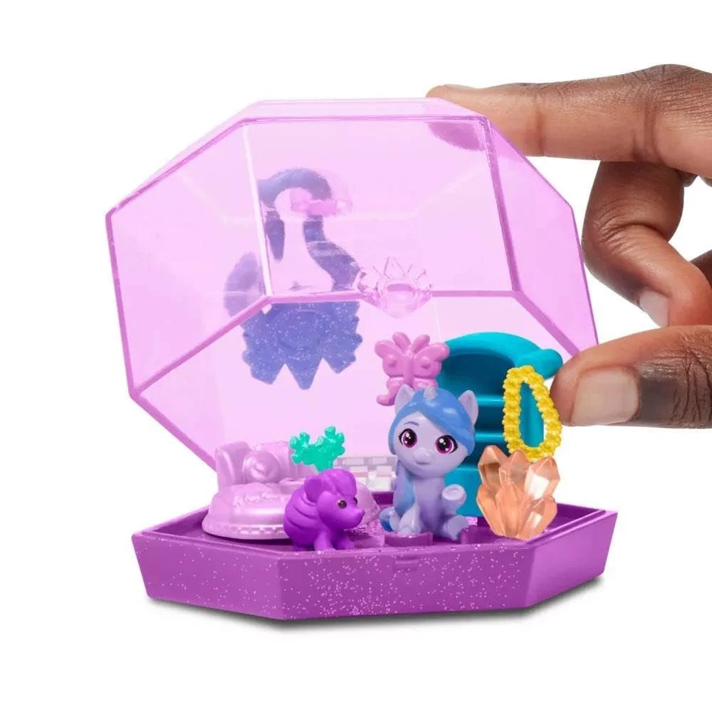 My Little Pony Mini World Magic - F5244 - Кристальный брелок + фигурка 2.5 см + аксессуары - Иззи Мунбоу, фото №4 My Little Pony Mini World Magic - F5244 - Кристальный брелок + фигурка 2.5 см + аксессуары - Иззи Мунбоу, фото №4