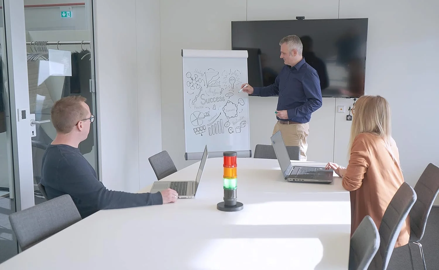 Монітор якості повітря Werma CO2 649.000.10 / NDIR 5000 ppm / Світлофорна Індикація / Чорна, фото №4 Монітор якості повітря Werma CO2 649.000.10 / NDIR 5000 ppm / Світлофорна Індикація / Чорна, фото №4