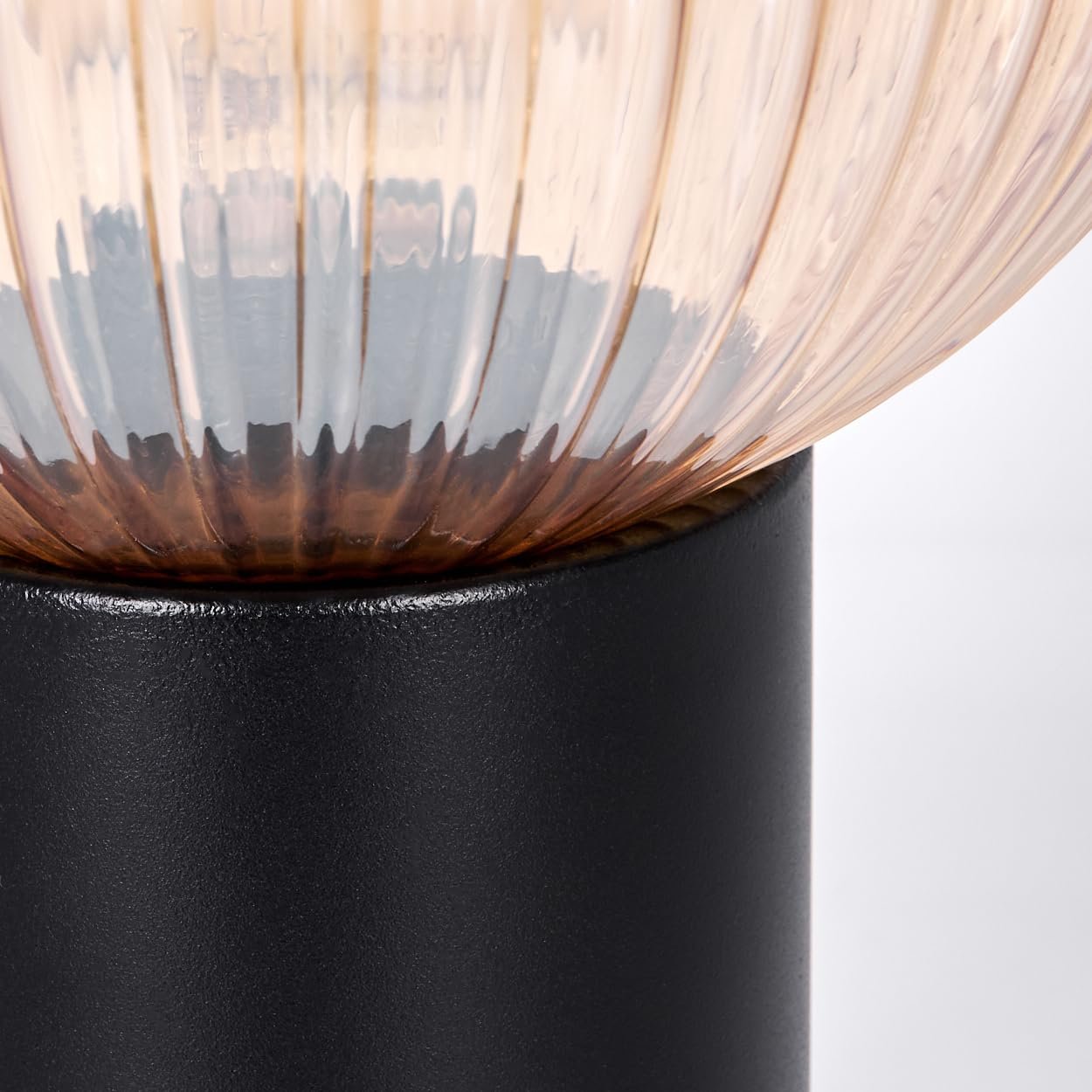 Настільна лампа HOFSTEIN Koyoto з металу та рифленого скла 20 см E27 Чорна/Бурштинова, фото №7