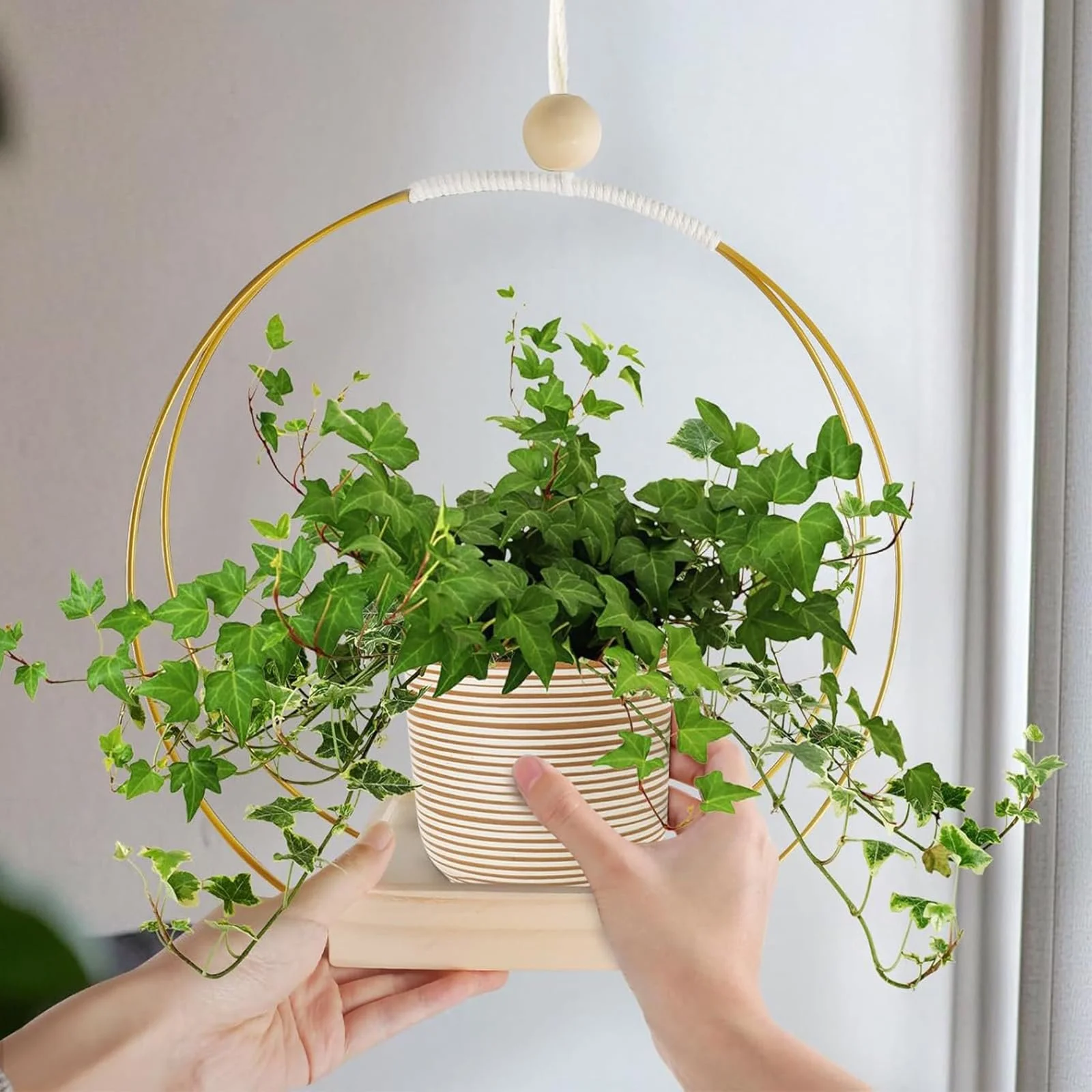 Підвісний кошик для рослин Металевий з дерев’яною основою та регульованою мотузкою Золотистий, фото №6 Підвісний кошик для рослин Металевий з дерев’яною основою та регульованою мотузкою Золотистий, фото №6