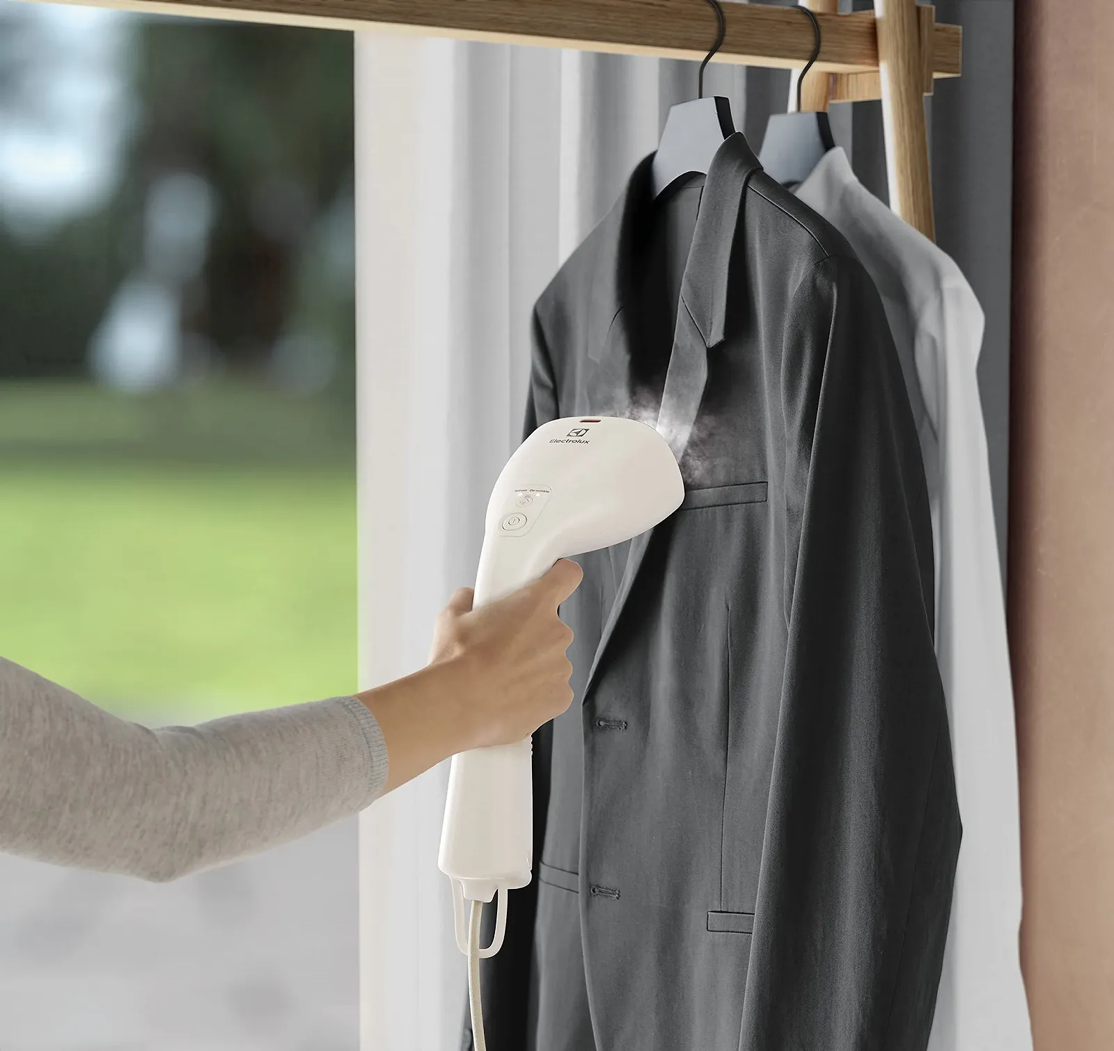 Отпариватель для одежды ELECTROLUX Refine 700 E7HS1-6OW Пластик, фото №6
