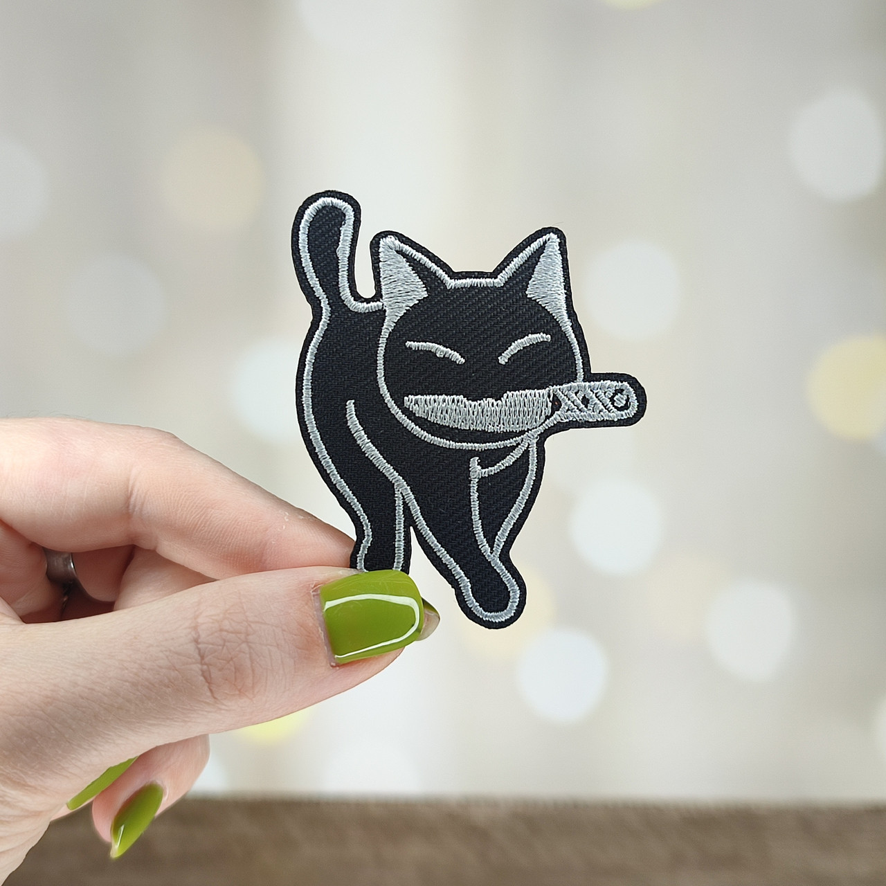 Нашивка патч Черный кот с ножом, фото №1 Нашивка патч Черный кот с ножом, фото №1