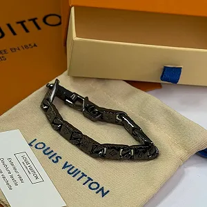 Чоловічий браслет Louis Vuitton, Чорний ціна на synthetic.ua - Фото 1 Чоловічий браслет Louis Vuitton, Чорний synthetic.ua - Фото 1