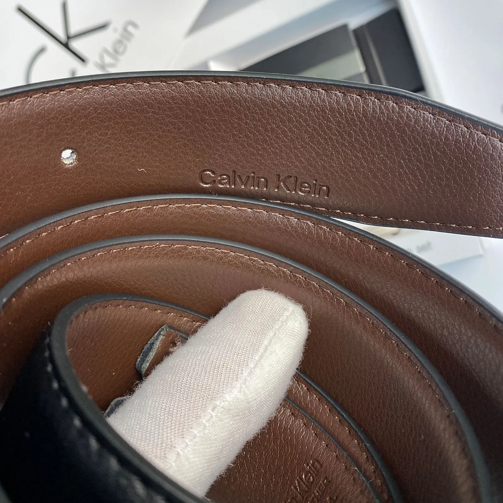 Ремінь чоловічий з натуральної шкіри Calvin Klein подарунковий набір з двома змінними пряжками, фото №4