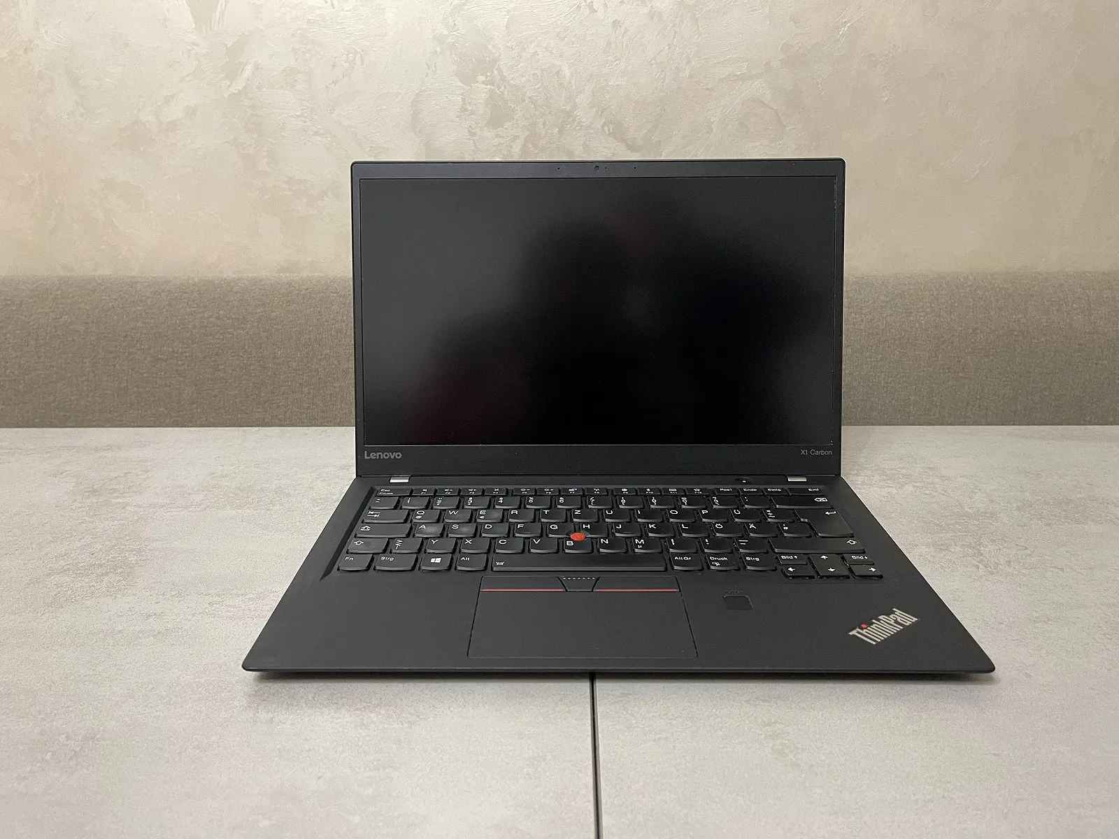 Ультрабук Lenovo ThinkPad X1 Carbon 4th Gen., 14" FHD IPS, i5-6300U, 8GB, 128GB SSD, фото №6 Ультрабук Lenovo ThinkPad X1 Carbon 4th Gen., 14" FHD IPS, i5-6300U, 8GB, 128GB SSD, фото №6