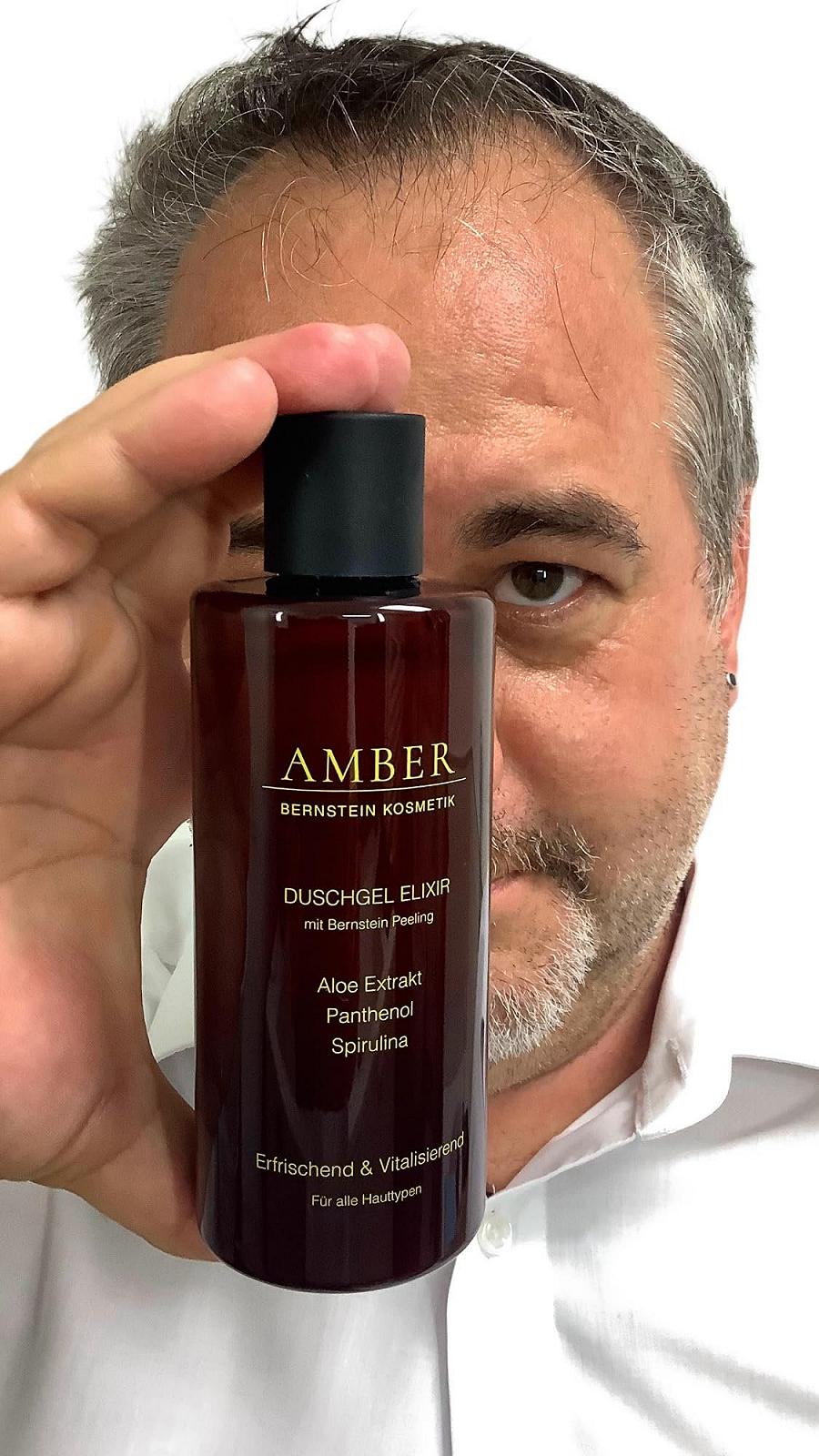 Гель-эликсир для душа с янтарным пилингом, экстрактом алоэ, пантенолом и спирулиной 250 мл, фото №3
