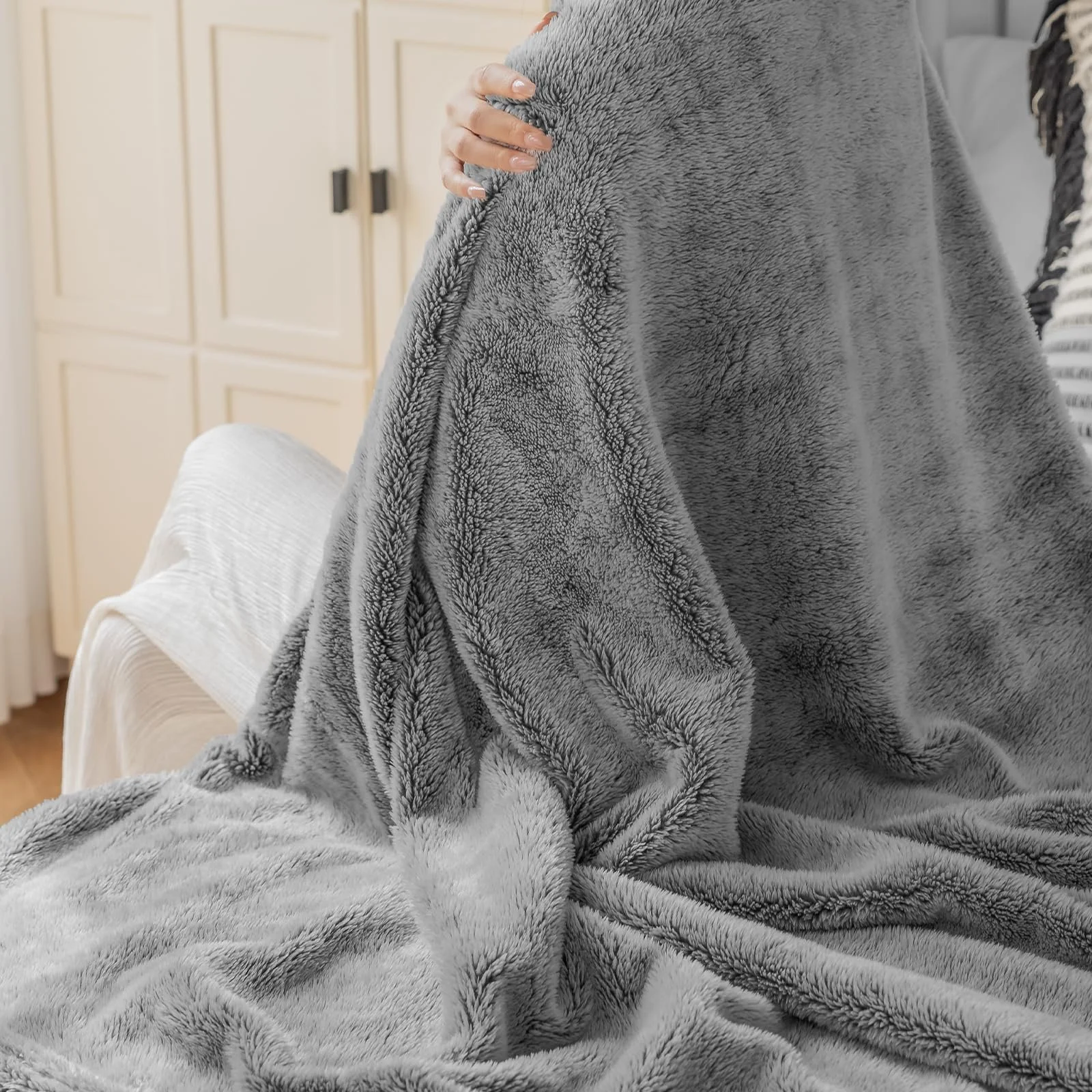 Покрывало Cuddly Fluffy, Плед для дивана, Теплый зимний мягкий, Сверхмягкий флисовый плед в качестве накидки на диван или покрывала (Серый, 270 x 230 см), фото №3