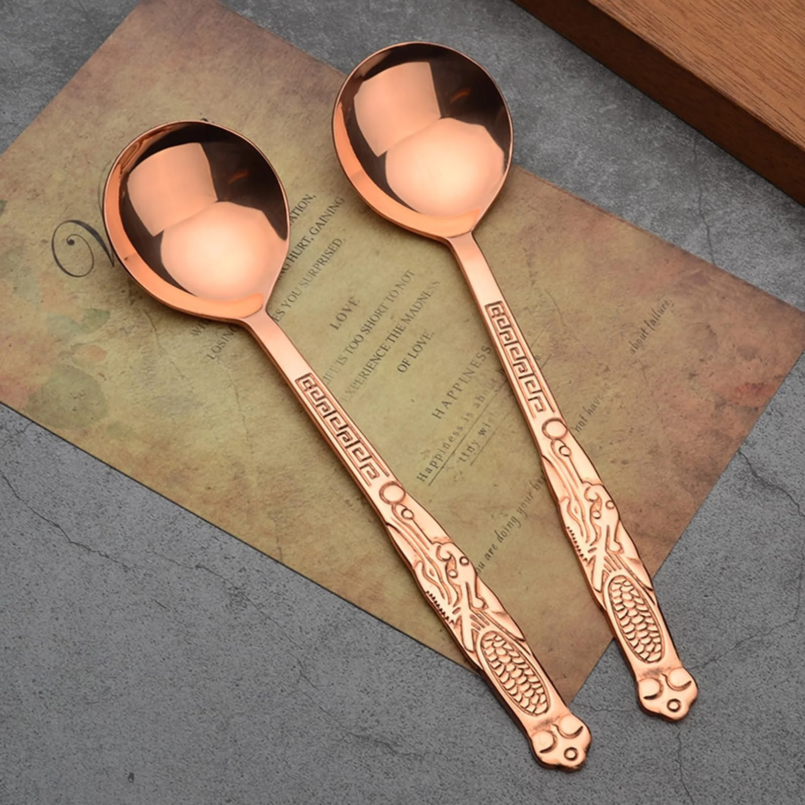 Ложка 100% Pure Copper кована, старовинний візерунок, 20 см, для сімейних обідів, ресторанів, десертів, тортів, морозива, фото №4 Ложка 100% Pure Copper кована, старовинний візерунок, 20 см, для сімейних обідів, ресторанів, десертів, тортів, морозива, фото №4