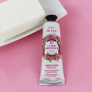 Крем для рук Лілія 30 мл у тубі, дорожній розмір, зволожуючий, натуральна косметика, масло ши synthetic.ua - Фото 1