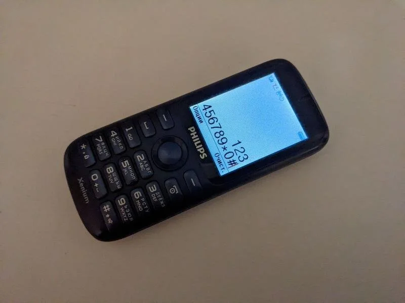 Кнопковий телефон philips xenium x1510, фото №3