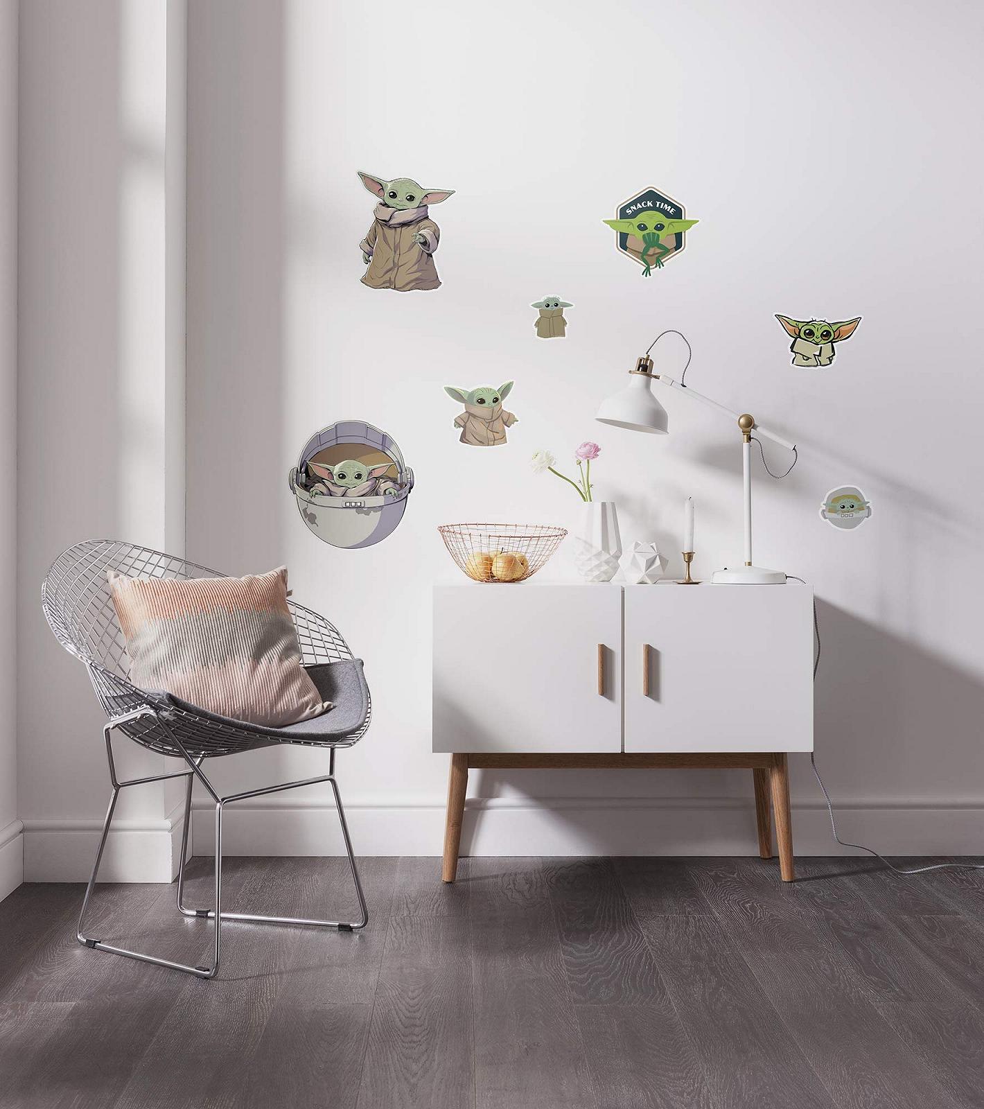 Наклейка на стену Komar Star Wars Mandalorian Baby Yoda 50 x 70 см 14060h, фото №1