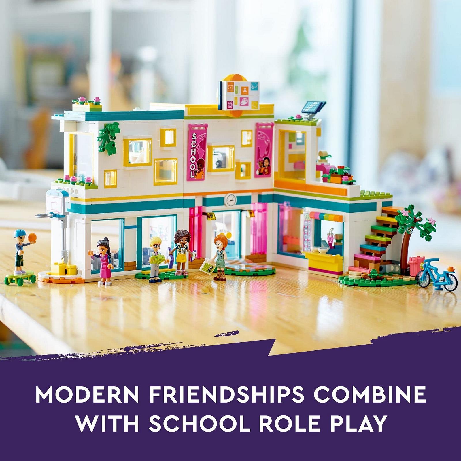 Набор LEGO Friends Heartlake International School 41731 из строительных блоков для детей от 8 лет 985 штук, фото №2