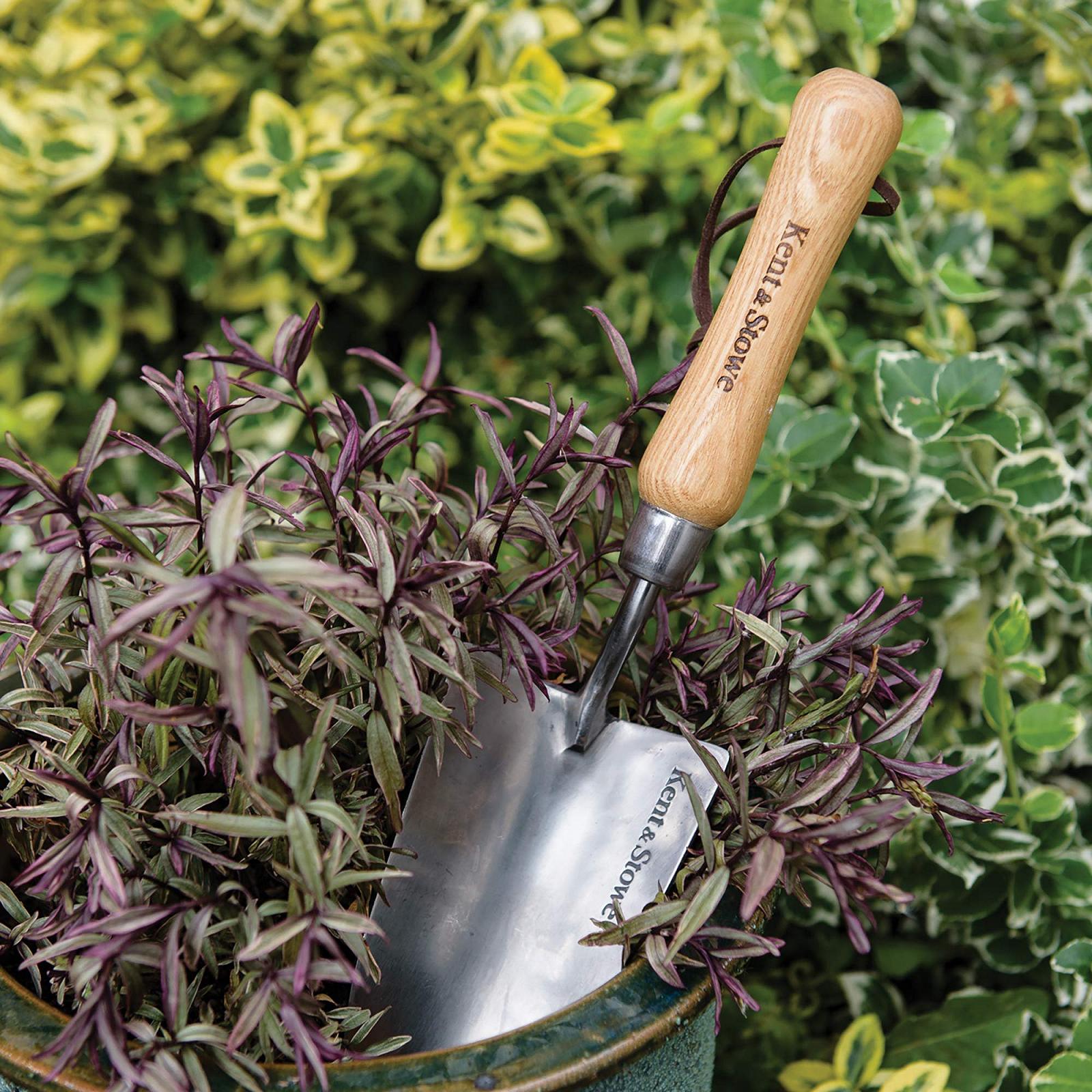 Лопатка Kent & Stowe Ручная, Садовая, из нержавеющей стали для посадки и пересадки растений с ручкой из ясеня, длина 33,5 см., фото №3