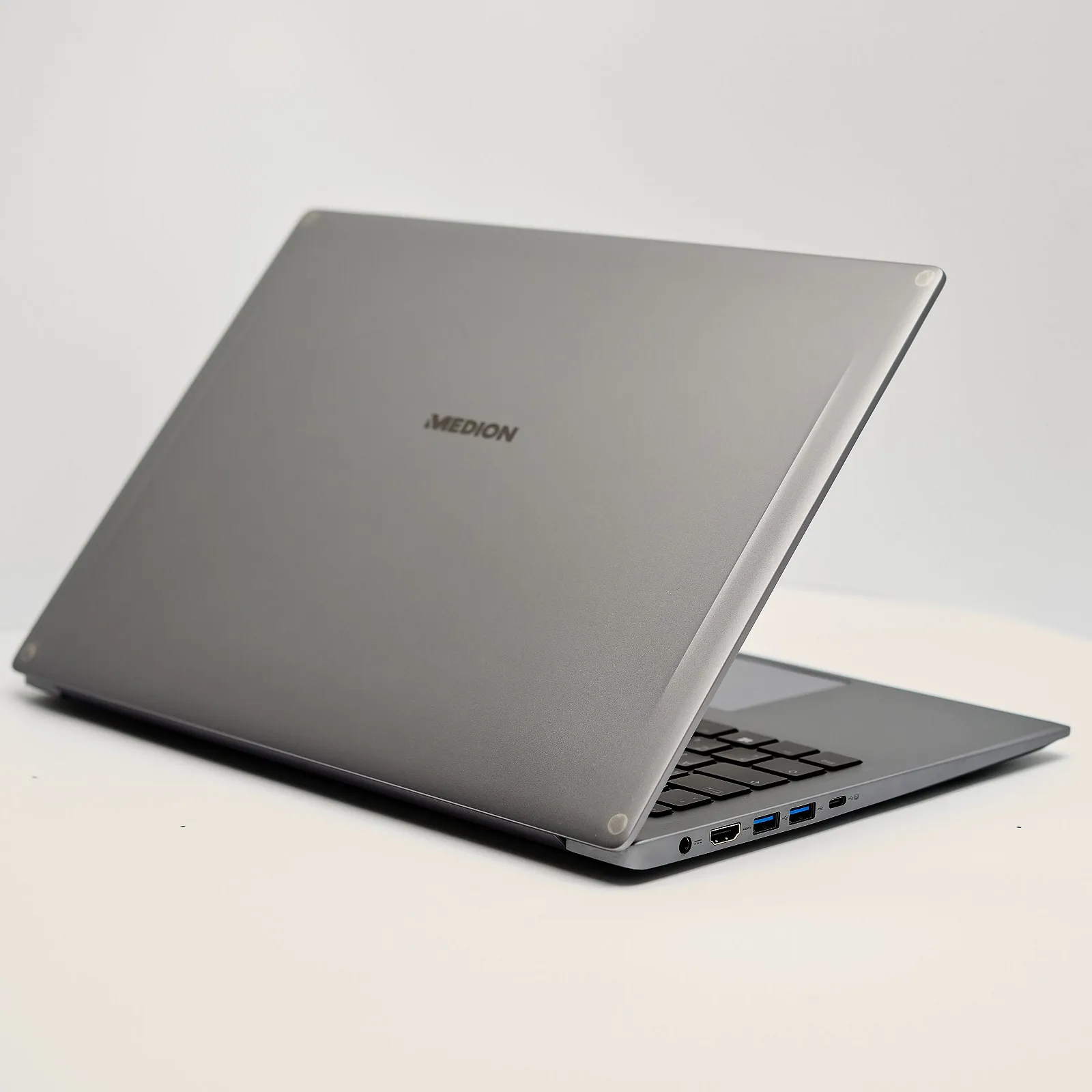 Ноутбук 15.6'' Medion (Lenovo Group) Akoya P15647 | IPS (1920x1080) FullHD | Intel Core i5-10210U | RAM 8 ГБ | SSD 256 ГБ |  Nvidia GeForce | Intel UHD Graphics | Підсвітка клавіатури |  Металевий корпус | Win11 (5024), фото №5