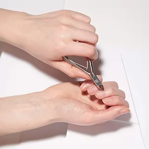 Кусачки Tweezerman Rock hard Cut Nip Hang Nail Trimmer, 1/2 Jaw ціна на synthetic.ua - Фото 1 Кусачки Tweezerman Rock hard Cut Nip Hang Nail Trimmer, 1/2 Jaw synthetic.ua - Фото 1