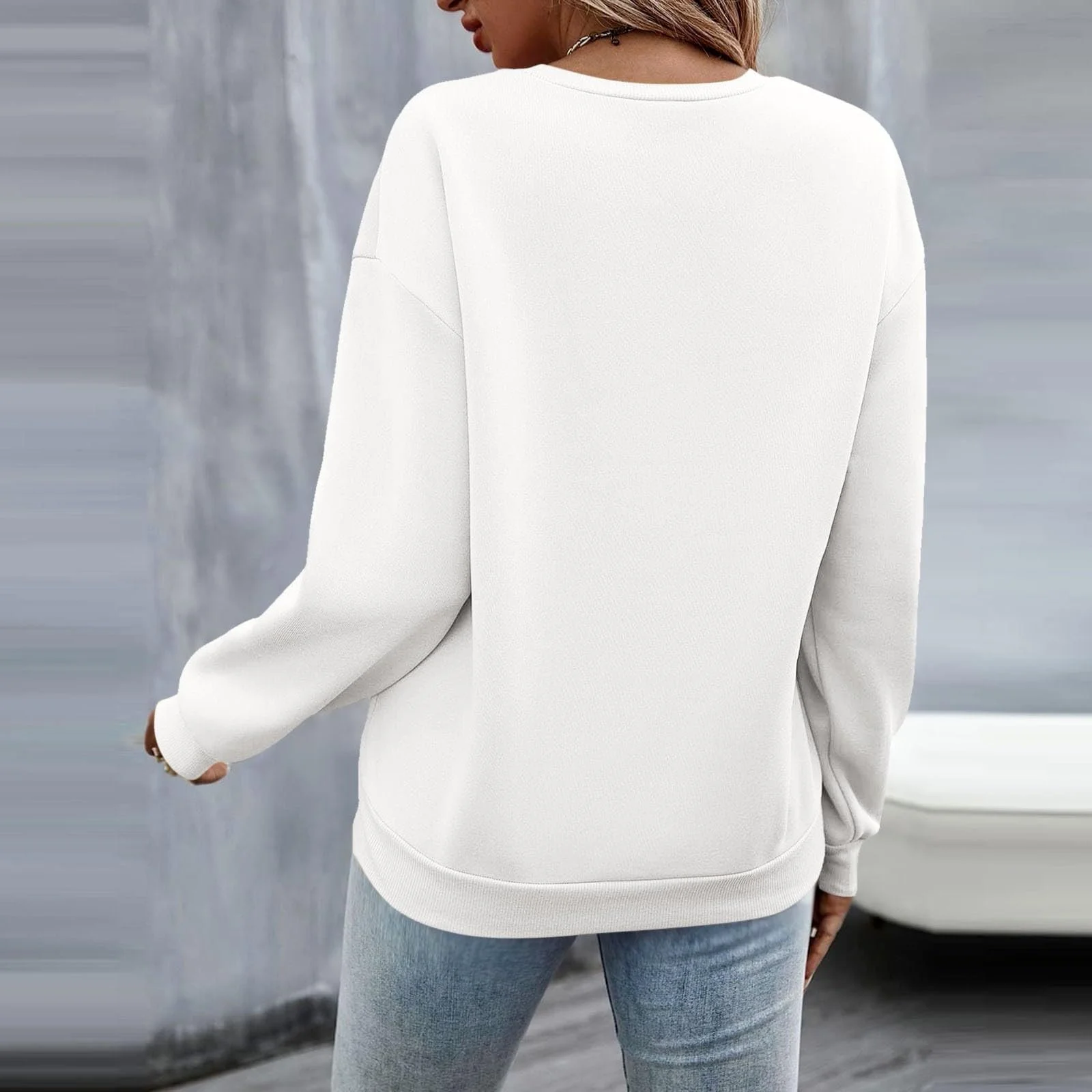 Женский свитшот с круглым вырезом, смайликом, модный, графический, повседневный, трендовый, мультяшный, комфортный, университетский, свободного кроя, легкий, Y2K, аниме, фото №7 Женский свитшот с круглым вырезом, смайликом, модный, графический, повседневный, трендовый, мультяшный, комфортный, университетский, свободного кроя, легкий, Y2K, аниме, фото №7