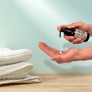 Крем для рук ZirbenHand Зволожуючий з дозатором 100 мл synthetic.ua - Фото 1