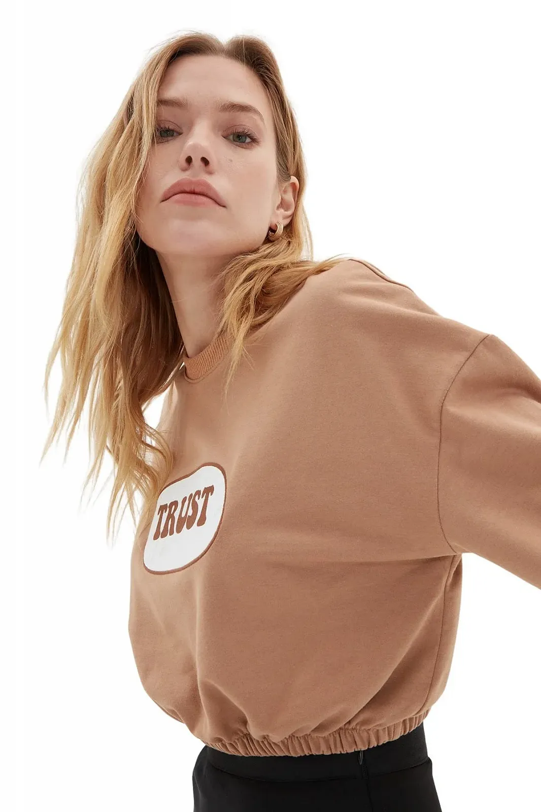 Женский свитшот Trendyol с круглым вырезом и надписью, фото №1