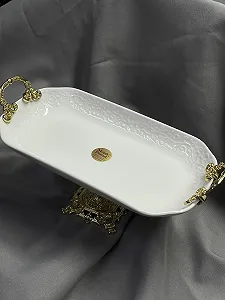 Блюдо сервіровочне на золотій ніжці з золотими ручками 32х18 см поглиблене ціна на synthetic.ua - Фото 1 Блюдо сервіровочне на золотій ніжці з золотими ручками 32х18 см поглиблене synthetic.ua - Фото 1