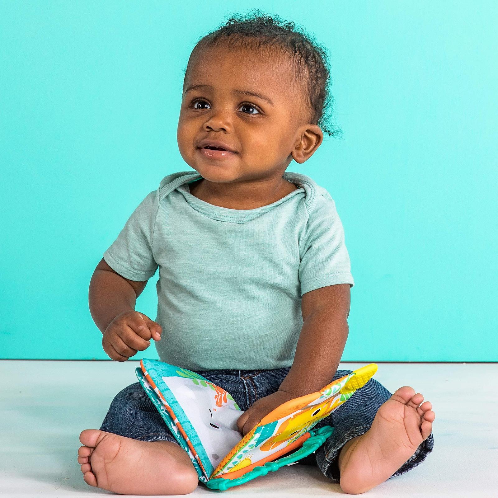 Тканежная книжка Bright Starts с шуршащим эффектом и прорезывателями для успокоения десен, 3 месяца +, фото №6 Тканежная книжка Bright Starts с шуршащим эффектом и прорезывателями для успокоения десен, 3 месяца +, фото №6