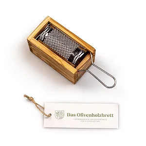 Терка для пармезану DAS OLIVENHOLZBRETT з контейнером для збору, виготовлена з оливкового дерева, 2 предмети - Фото 1
