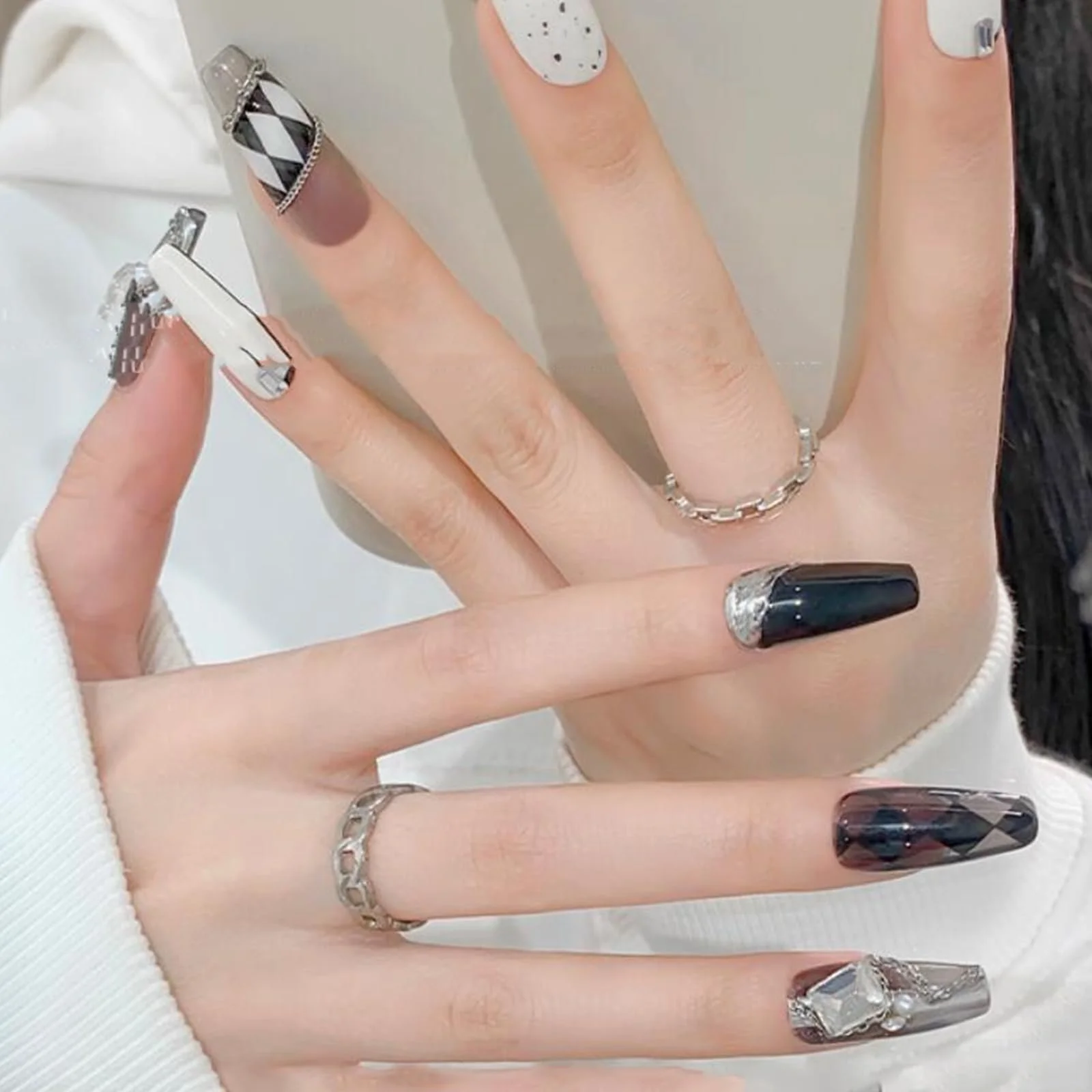 Ланцюжки для нігтів Bold Rock з класичними металевими підвісками, фото №4