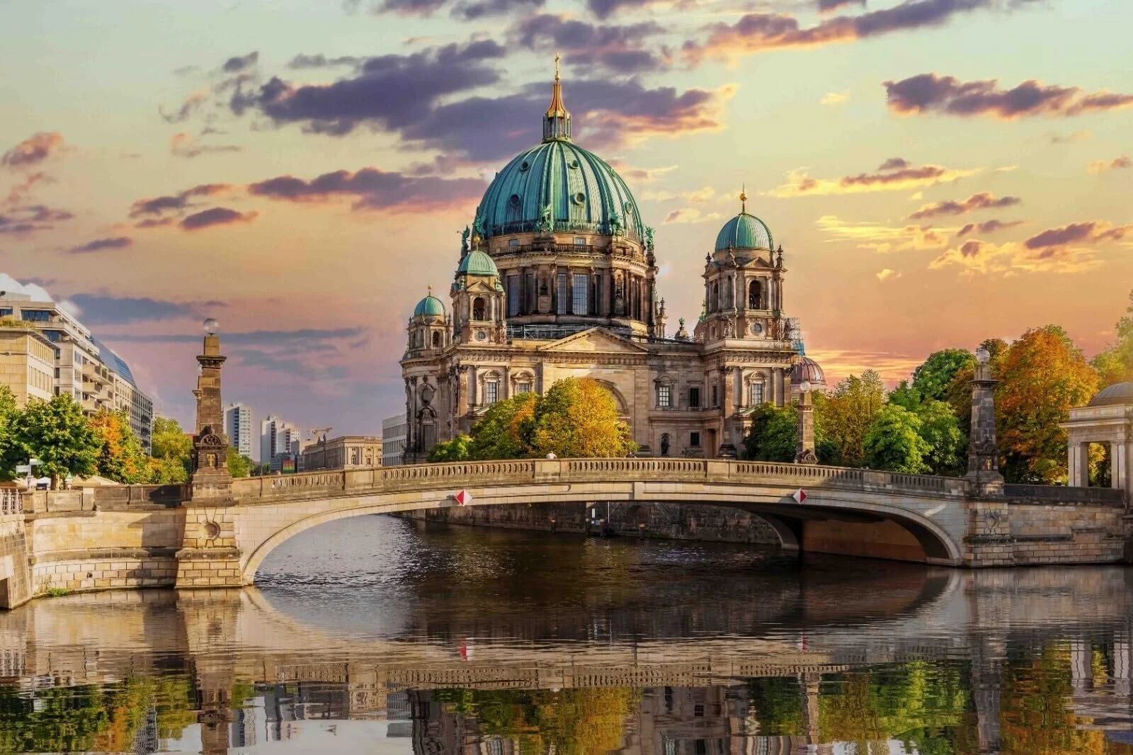 Картина на полотні Готова в рамі Сувеніри з Німеччини 120 x 80 см, фото №1 Картина на полотні Готова в рамі Сувеніри з Німеччини 120 x 80 см, фото №1