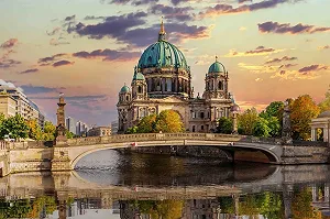 Картина на полотні Готова в рамі Сувеніри з Німеччини 120 x 80 см - Фото 1