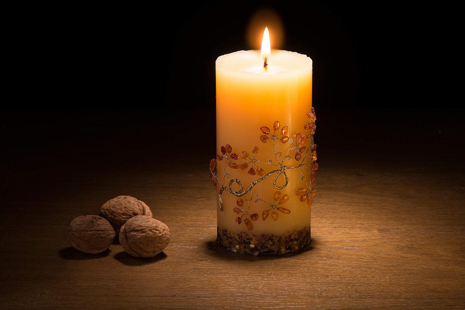 Свеча ANDANTE Premium Пчелиный воск Украшена натуральным янтарем Балтийского моря Slim Prince Charming Большая, фото №2