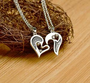 Парний сріблястий кулон на шию для закоханих - Фото 1