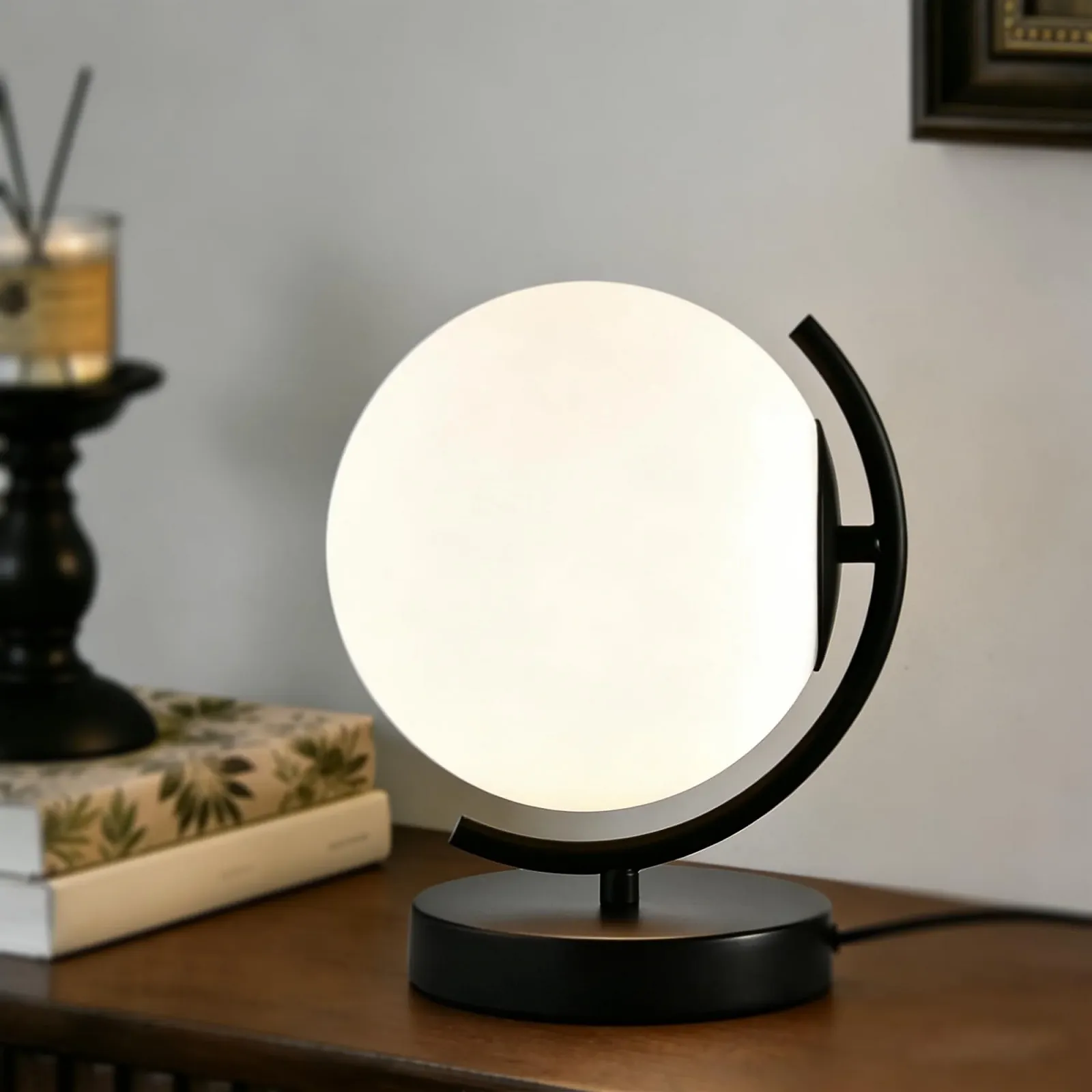 Настільна лампа Alighting Glass Opal White Ball E14 Black, фото №1