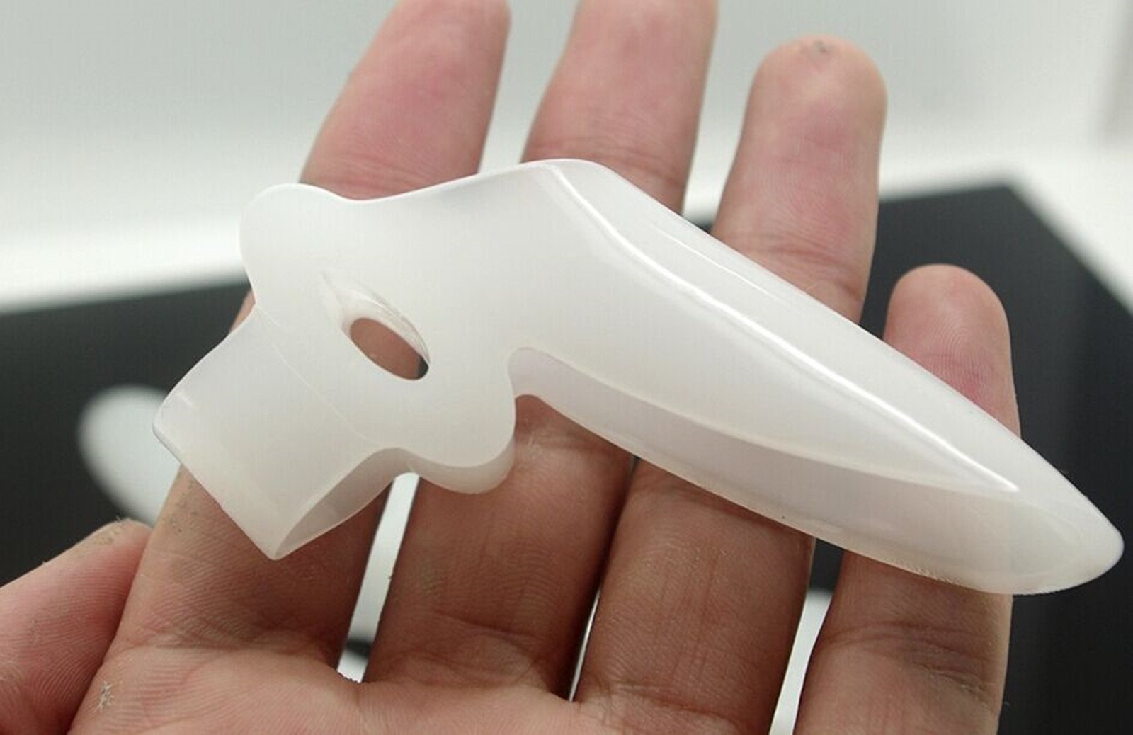 Разделитель для пальцев ног CareforYou Поколение 3 Подушечка из мягкого силикона с отверстием Белый, фото №5