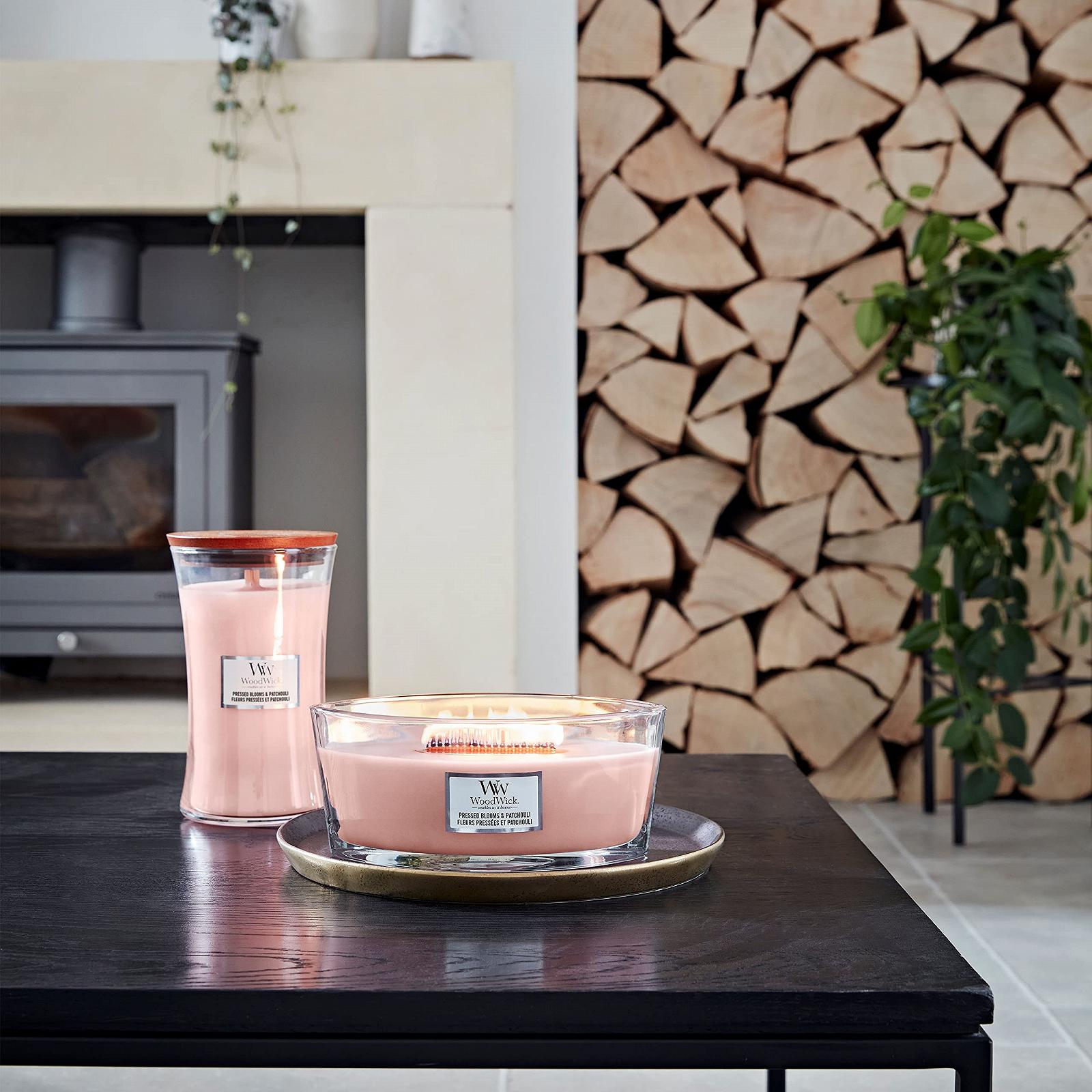 Свеча WoodWick Ароматическая с трещащим фитилем Эллиптическая Прессованные цветы и пачули, фото №4