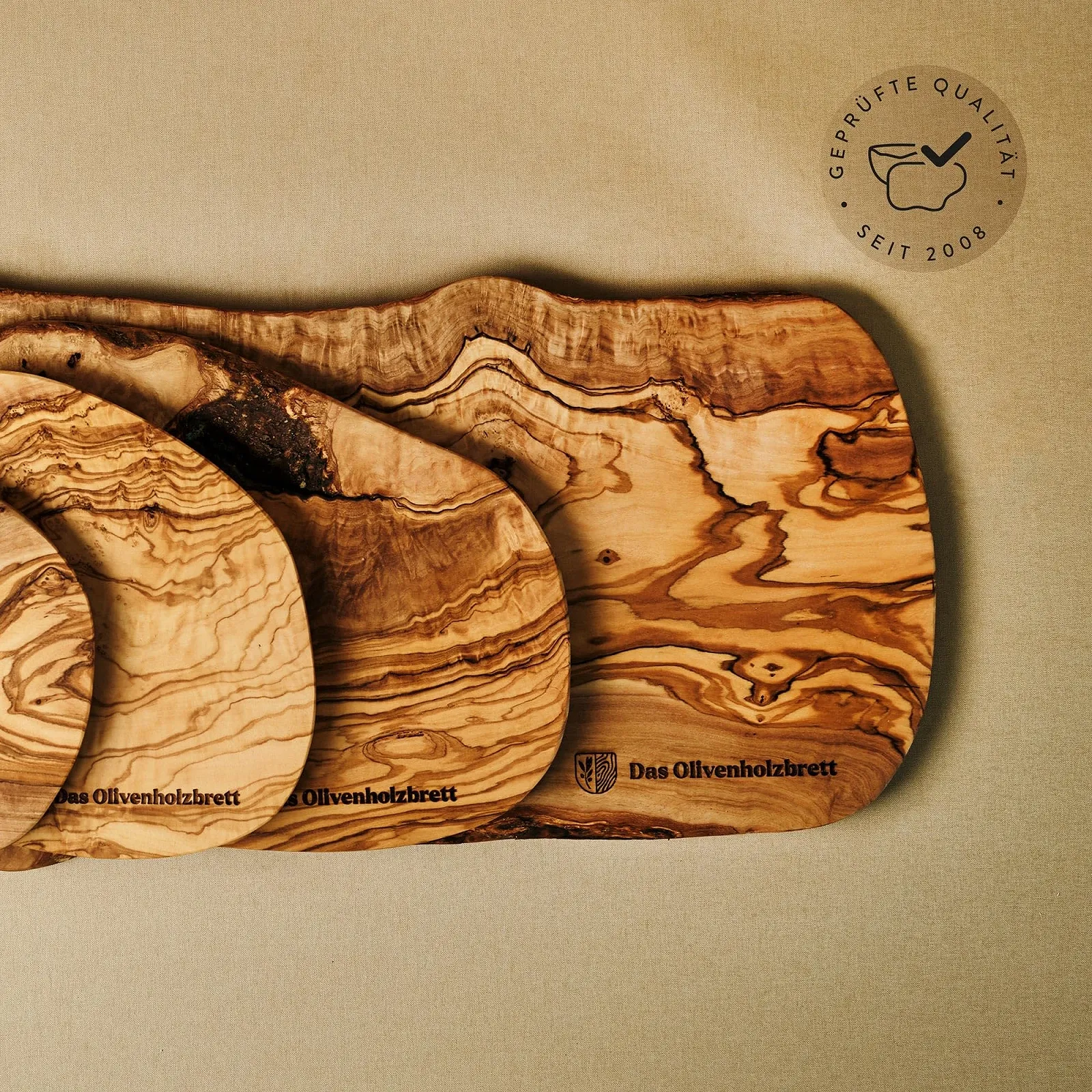 Терка для пармезану DAS OLIVENHOLZBRETT з контейнером для збору, виготовлена з оливкового дерева, 2 предмети, фото №4