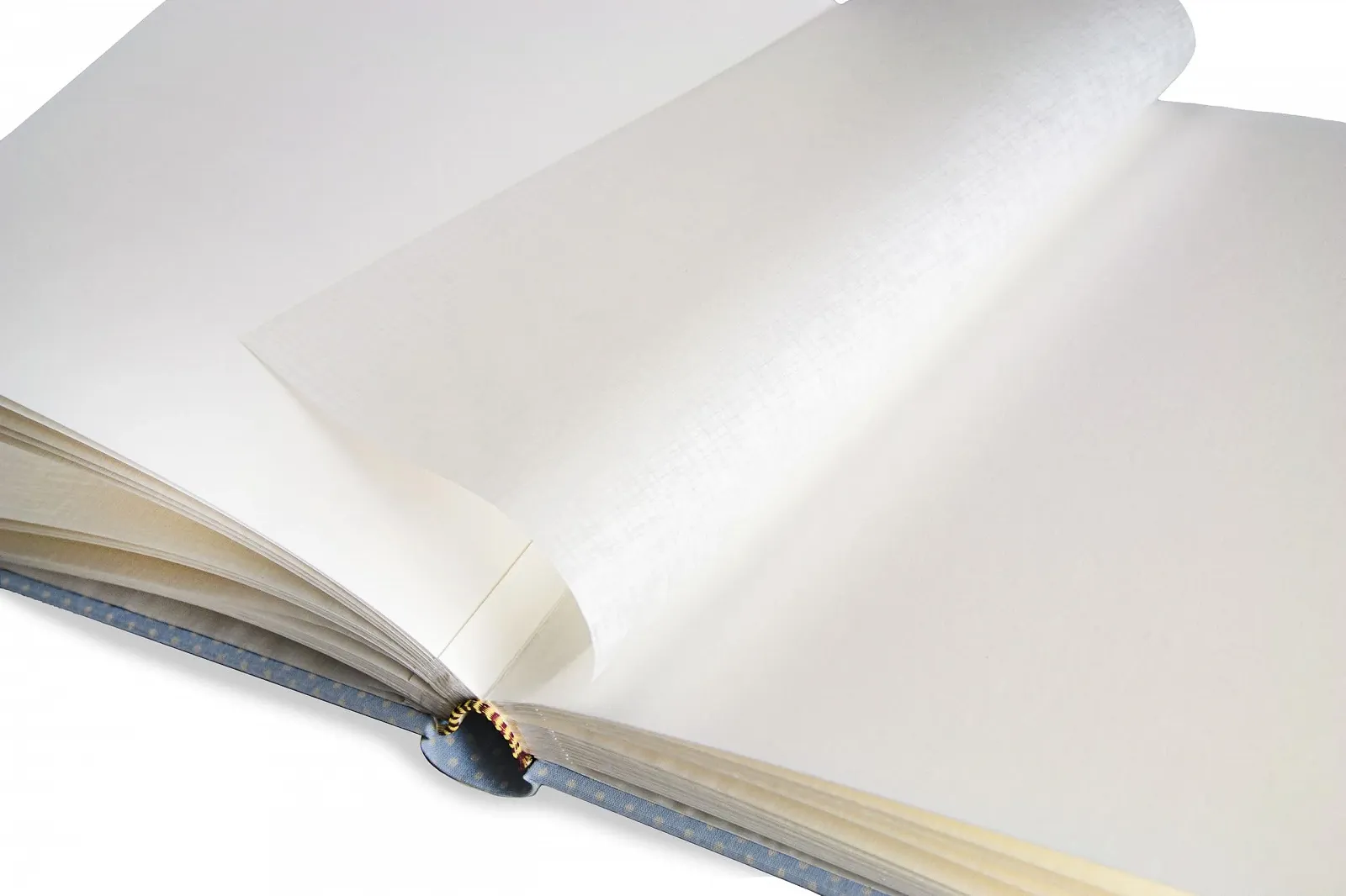 Фотоальбом 23x30/30fg (60 страниц) с папиросной бумагой для хранения фотографий на 18-летие, фото №2 Фотоальбом 23x30/30fg (60 страниц) с папиросной бумагой для хранения фотографий на 18-летие, фото №2