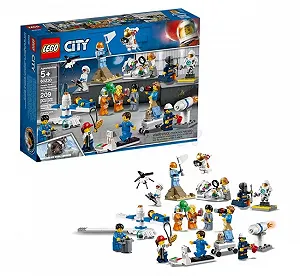 Конструктор LEGO City Комплект мини-фигурок Исследования космоса 60230 - Фото 1