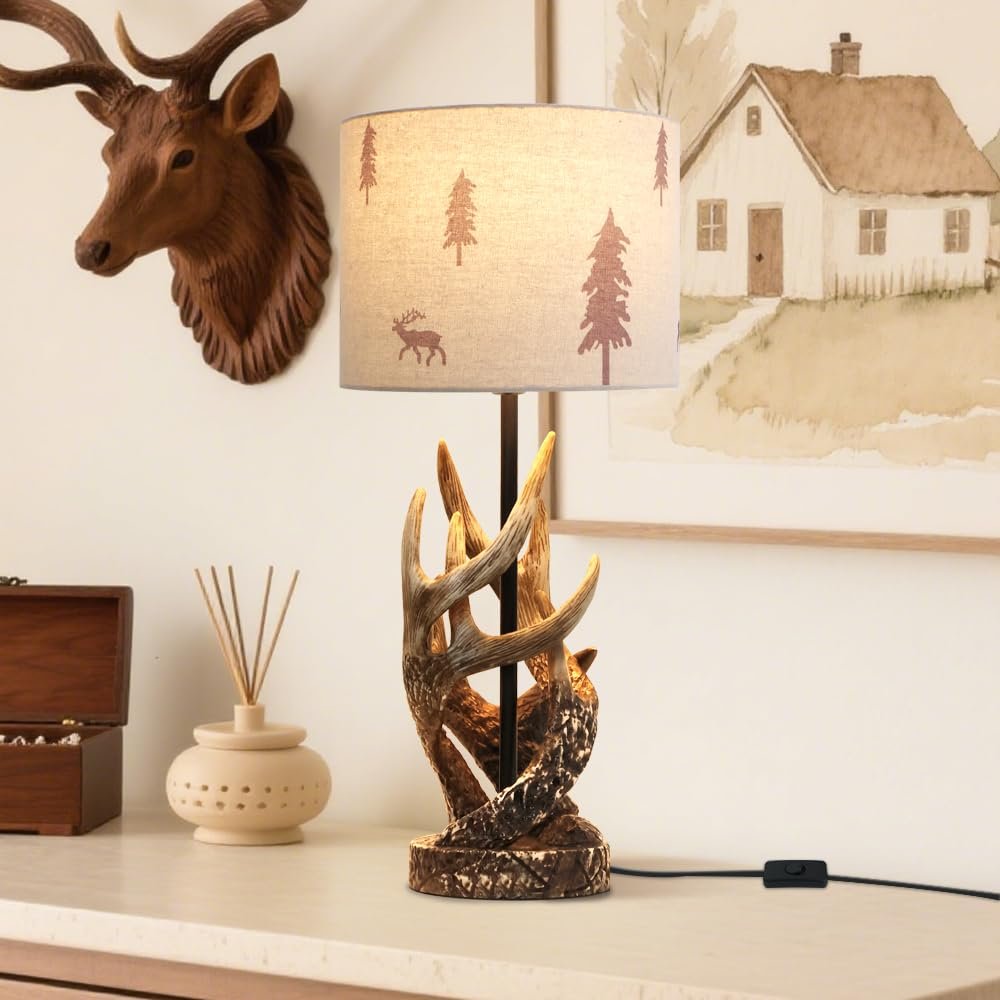 Настільна лампа зі смоли в рустикальному стилі тканинний абажур з мотивом оленя та дерева основа у вигляді рогів коричнева бежева, фото №1