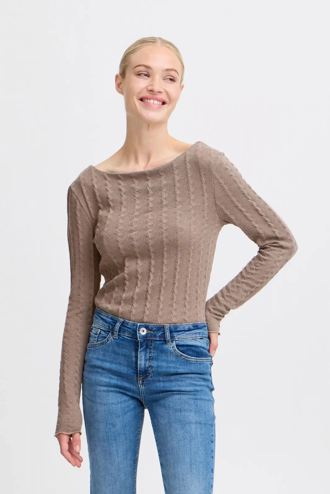 Пуловер b.young BYTheana Женский с длинными рукавами с вырезом лодочкой, приталенный, фото №2 Пуловер b.young BYTheana Женский с длинными рукавами с вырезом лодочкой, приталенный, фото №2