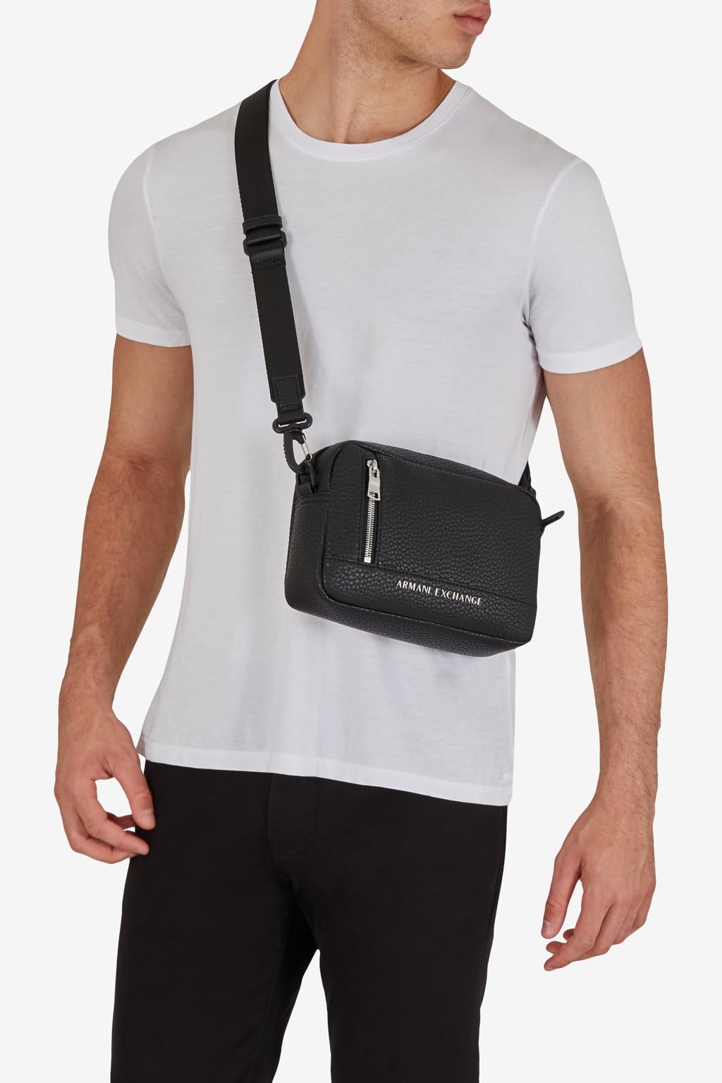 Сумка через плече Armani Exchange Essential Capri Camera Case, чорний, фото №3