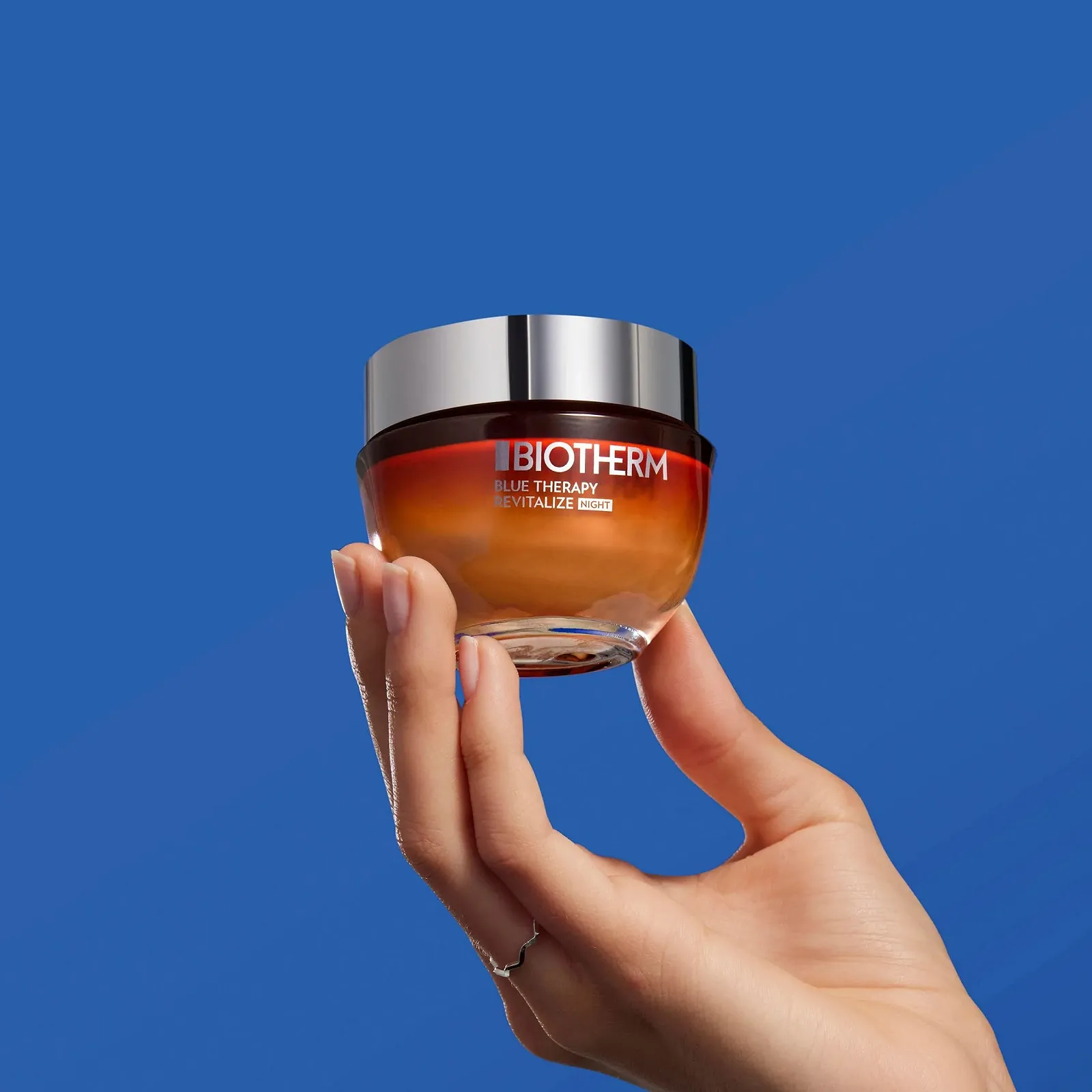 Нічний крем Biotherm Blue Therapy Revitalize з екстрактом бурих водоростей та Resveratrol 50 мл, фото №3 Нічний крем Biotherm Blue Therapy Revitalize з екстрактом бурих водоростей та Resveratrol 50 мл, фото №3