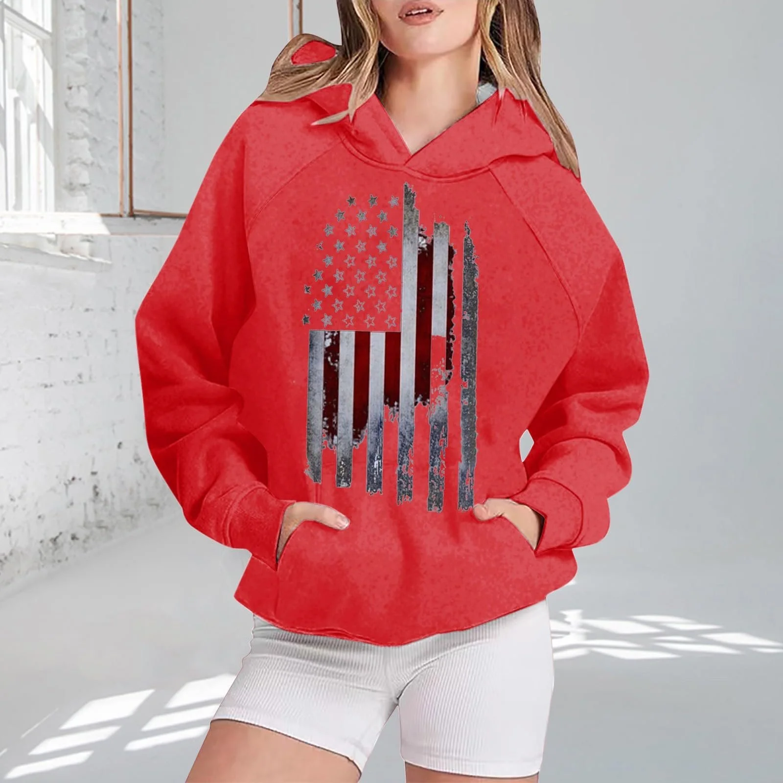 Женский свишот оверсайз с принтом американского флага, фото №3