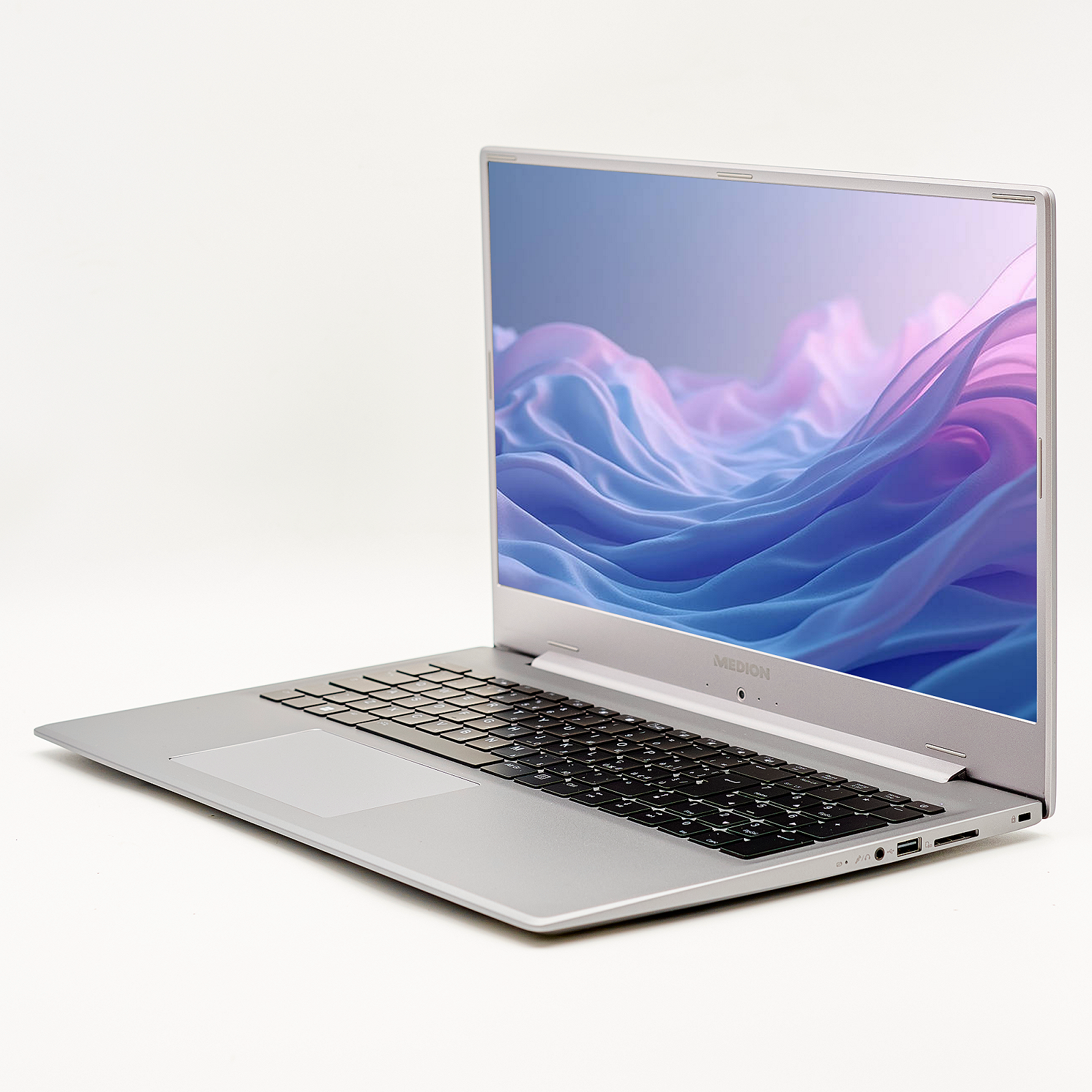 Ноутбук 17,3" Medion (Lenovo Group) Akoya S17403 Intel Core i5-10210U RAM 8 ГБ SSD 1 ТБ Intel UHD Graphics Металевий корпус Win10 (4416), фото №4