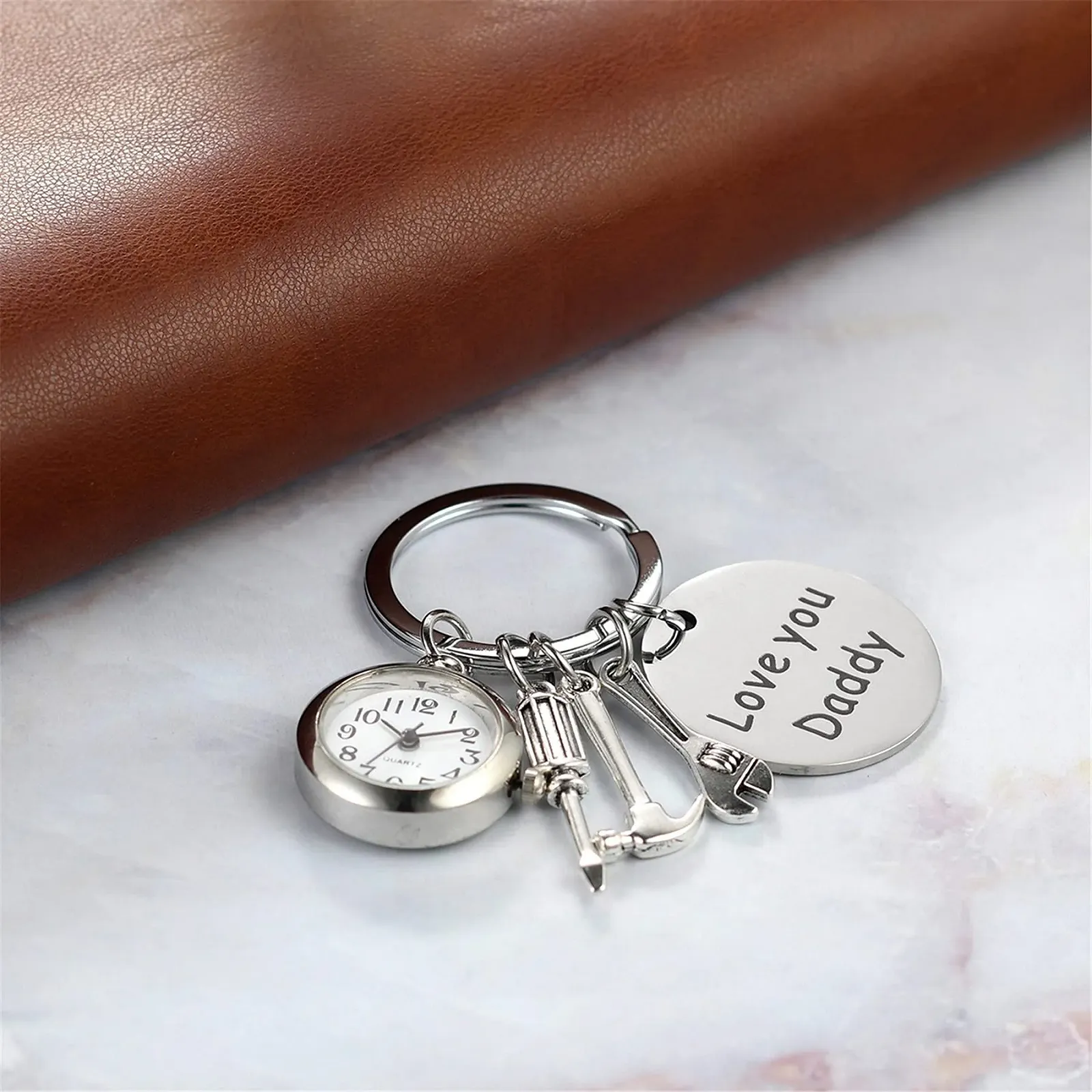 Кишеньковий годинник JewelryWe Чоловічий Брелок з гравіюванням 'Love You Daddy', фото №6