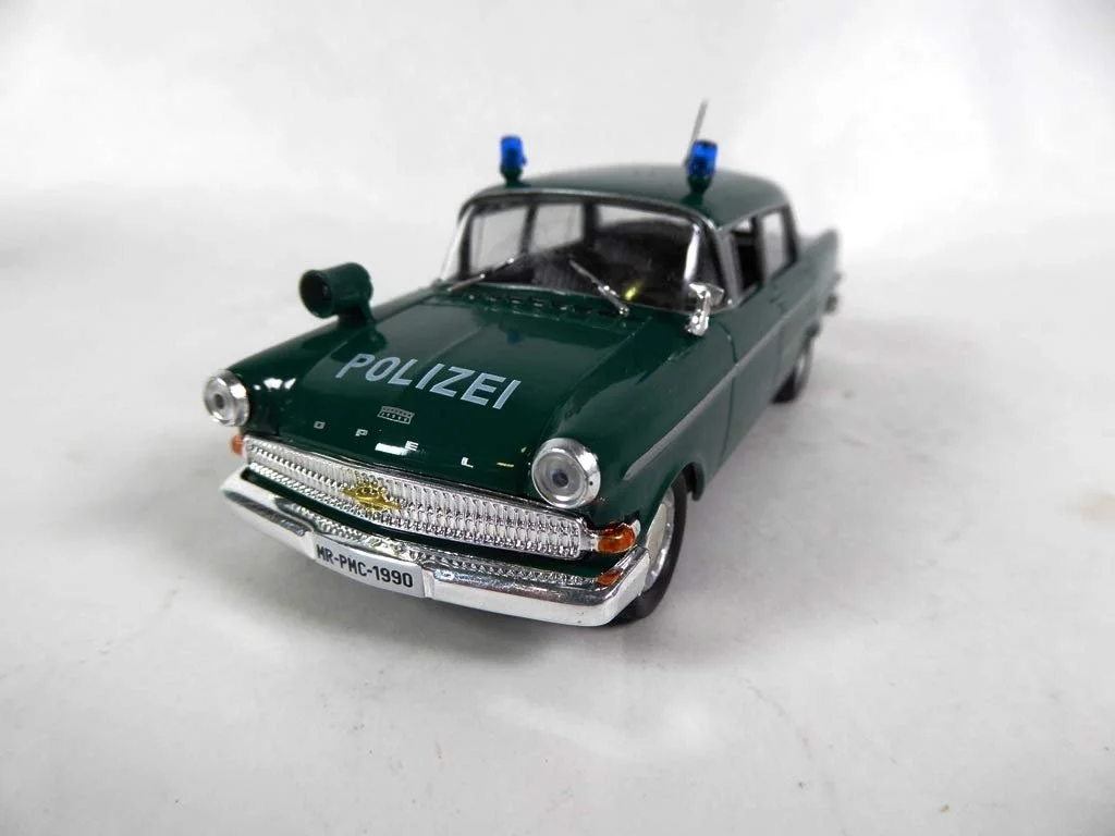 Мініатюра Opel Kapitan 1/43 Collection DE, фото №2 Мініатюра Opel Kapitan 1/43 Collection DE, фото №2