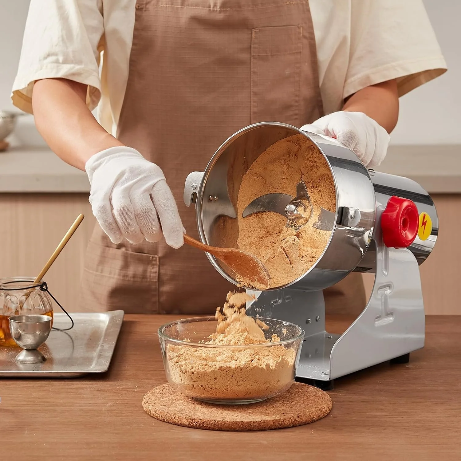 Универсальная электрическая мельница VEVOR HC-1000Y/ 3000W / 1000 г / Нержавеющая сталь / Для сухих ингредиентов / Серебряная, фото №7 Универсальная электрическая мельница VEVOR HC-1000Y/ 3000W / 1000 г / Нержавеющая сталь / Для сухих ингредиентов / Серебряная, фото №7