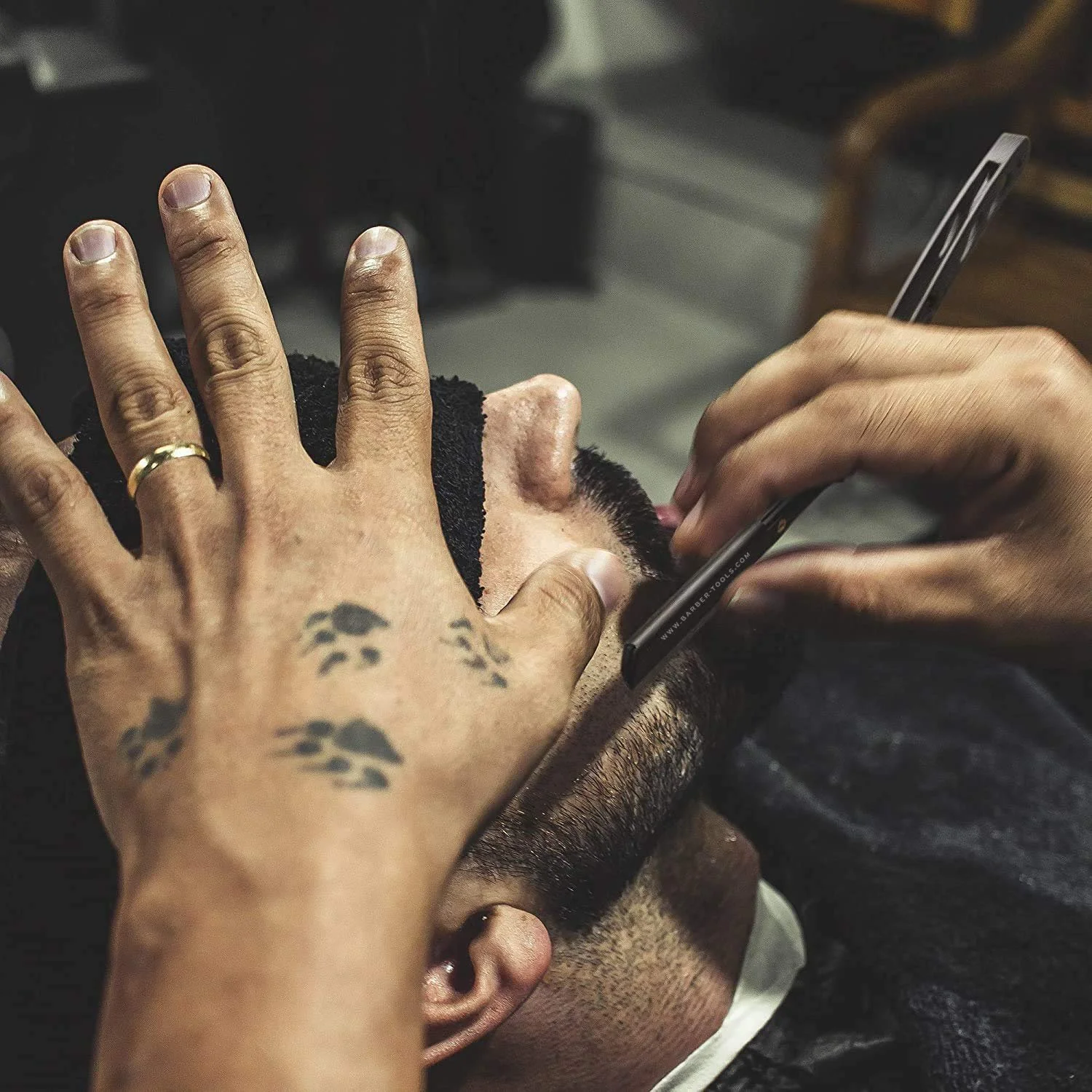 Опасная бритва BARBER TOOLS Со сменными лезвиями и аксессуарами, фото №8 Опасная бритва BARBER TOOLS Со сменными лезвиями и аксессуарами, фото №8